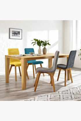 Čalúnené stoličky Arosa s dubovými nohami a jedálenský stôl dub York